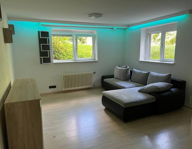 Souterrain-Wohnung 1,5 Zimmer, ruhige Lage - Foto 1