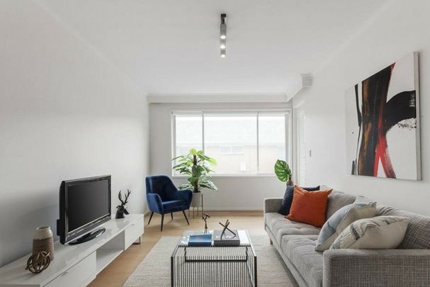 Modern Two-Bedroom Apartment in Convenient Ormond Location - Photo 1