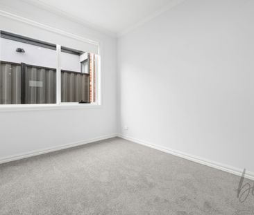 Sophistication In Heart Of Kalkallo! - Photo 4
