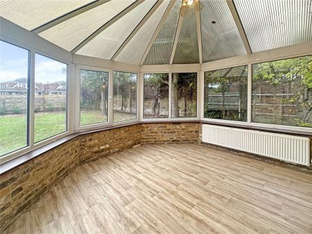 4 bedroom detached house to rent - Photo 2