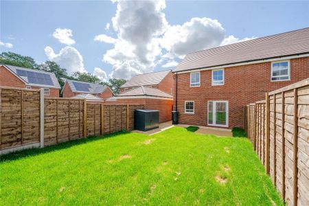 3 bedroom terraced house to rent - Photo 4