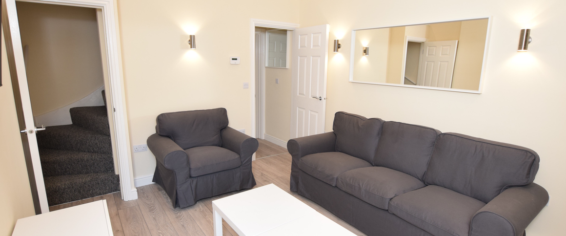 Station Street Room 3 - Photo 1