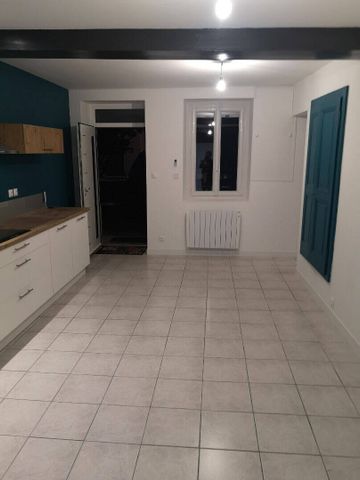 Location maison 5 pièces 155.95 m² à Saint-Maurice-de-Gourdans (01800) - Photo 2