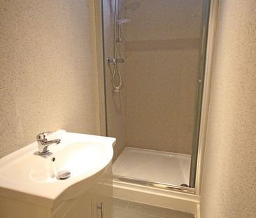 Lampton Road, Hounslow, TW3 4DP, Middlesex - Photo 3