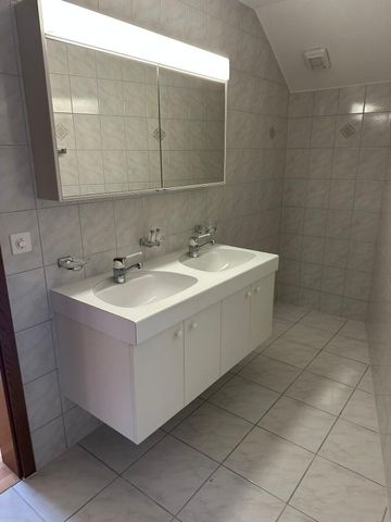 Appartement rustique en duplex avec cheminée. Ne laissez pas passer cette opportunité. - Photo 2