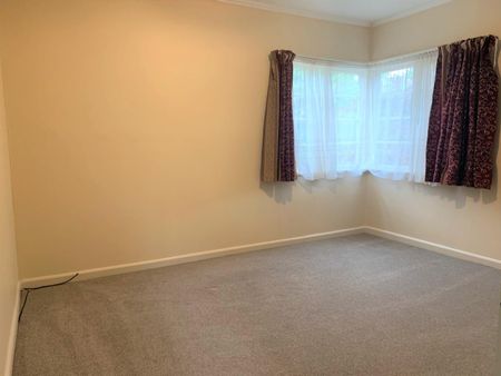 Warm 2 Bedroom + Office Home with extra Rumpus/Hobby Space - Photo 2