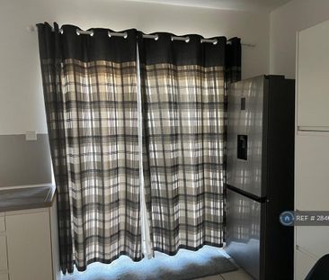 2 bedroom end of terrace house to rent - Photo 5