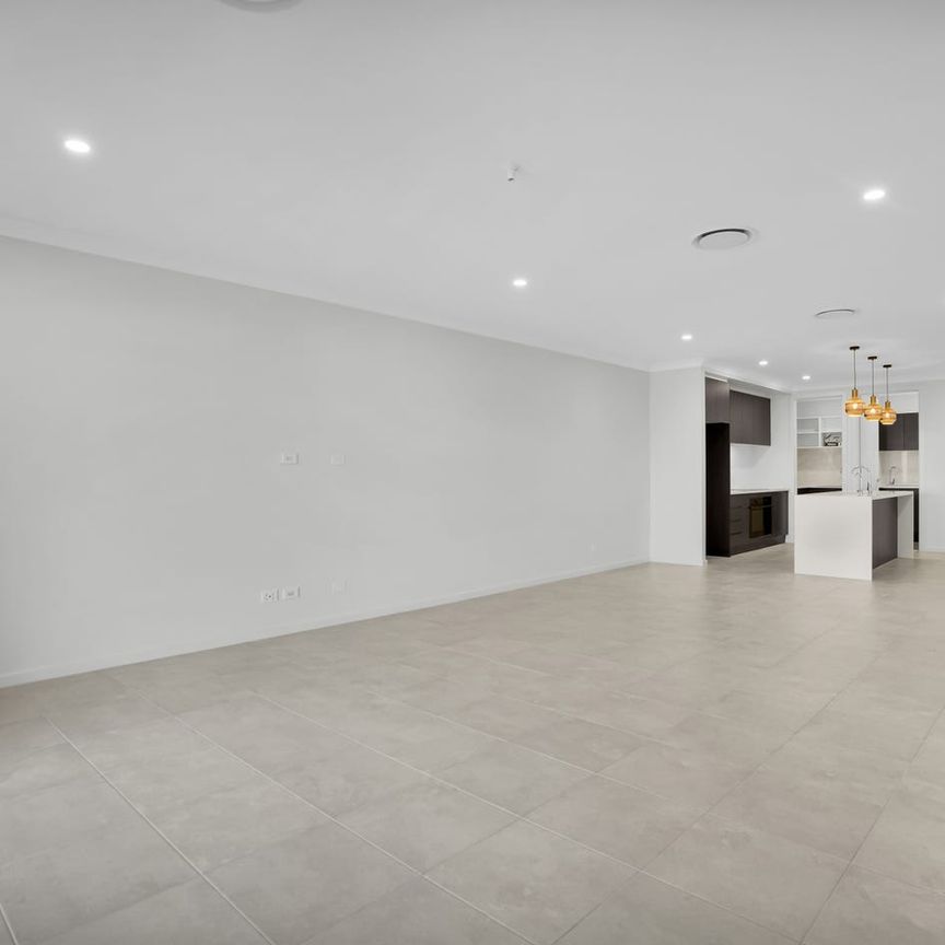 Modern Family Living with Spacious Interiors in a Convenient Location - Photo 1