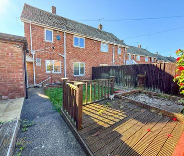 2 bedroom semi-detached house to rent - Photo 5