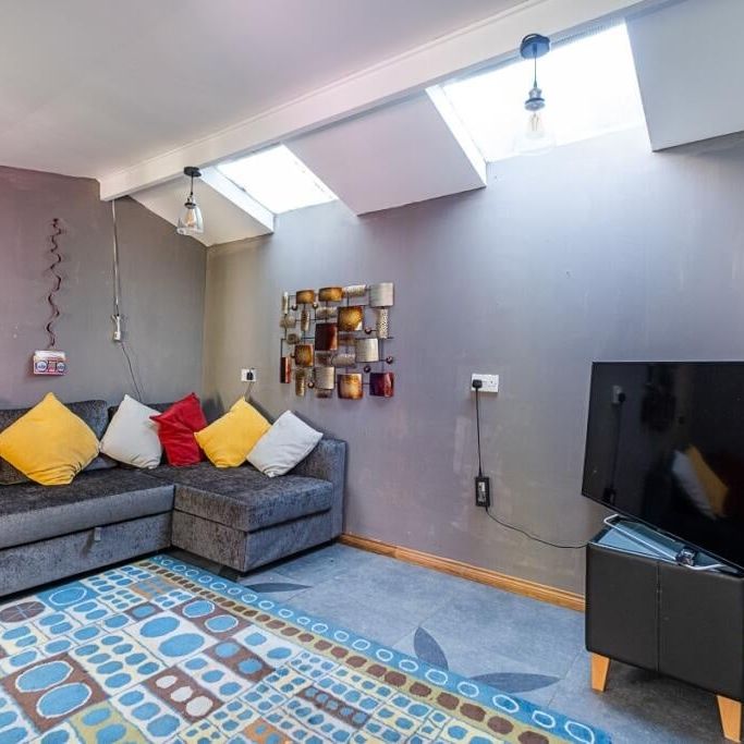 4 Bed Terraced House, Strathearn Road, SW19 - Photo 1