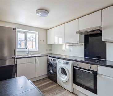 1 bed First Floor Flat for rent - Photo 3