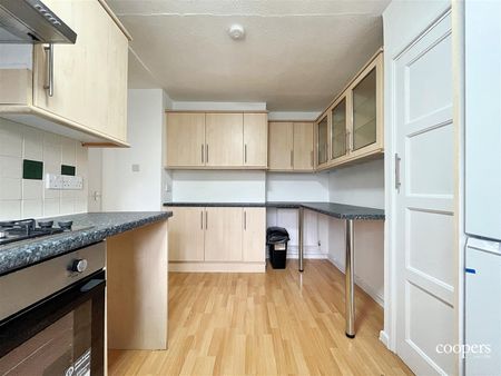 Long Drive, Ruislip, HA4 - Photo 4