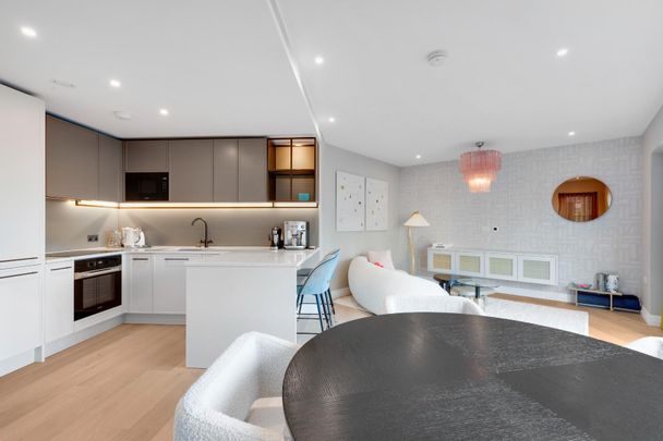 Westwood Building, Chelsea Creek, Fulham, SW6 - Photo 1