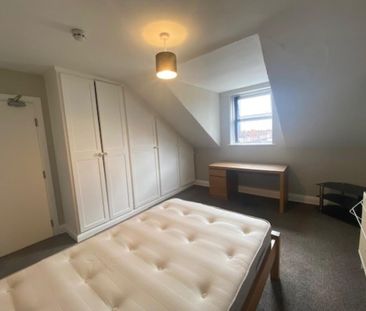 House share to rent - Photo 2