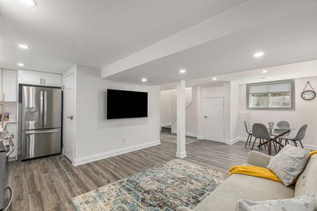 For Lease - 19 Sherry Lane Unit# B, South of Baseline to Knoxdale, Ontario - Photo 4