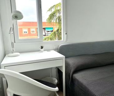 Calle León, Getafe, Community of Madrid 28903 - Photo 6