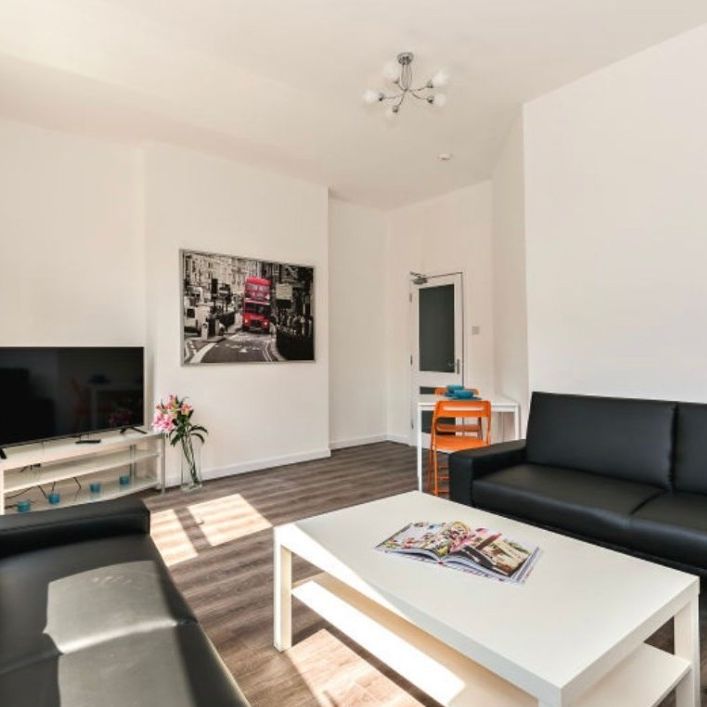 Room in a Shared Flat, Ferndale Road, L15 - Photo 1