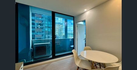 Furnished 3-Bed Apartment in Melbourne CBD - Photo 2