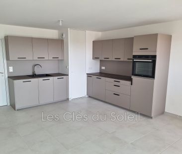 Location appartement 2 pièces 43 m² Hyères - Photo 2