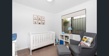 Stunning 3-Bedroom Residence in Karrinyup - Modern Design, Convenient Living! - Photo 5