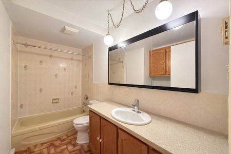 Spacieux appartement de 3 chambres sur deux niveaux, situé au rez-de-chaussée d’un duplex à Pierrefonds. - Photo 5