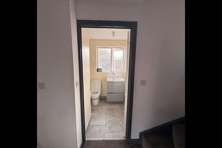 5 Bed Detached House, Stackyard Close, LE3 - Photo 4