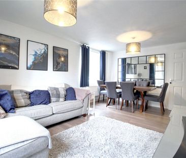 Lyndhurst Road, Fleet, Hampshire, GU51 - Photo 1