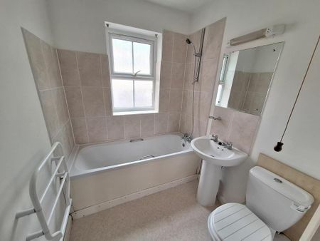 2 bedroom flat to rent - Photo 5