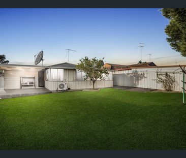 17 Trout Place, St Clair, NSW 2759 - Photo 4