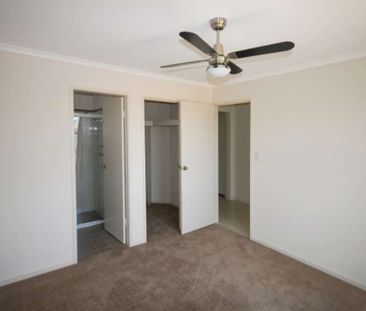 Lovely Family Home in Aldinga Beach - Photo 1