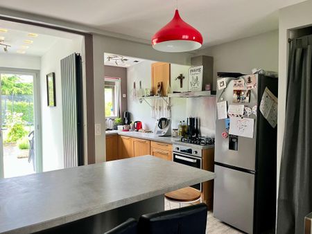 Location Maison 5 pièces 188m² NIORT 79000 - Photo 3