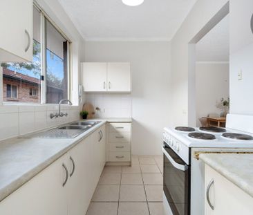 Spacious & Modern Apartment in Prime Kogarah Location - Photo 1