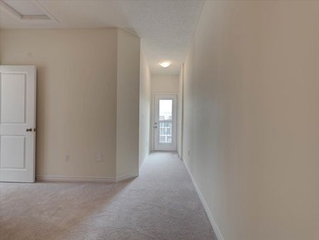 For Lease - 22 Griffith Street, Aurora, Ontario - Photo 5