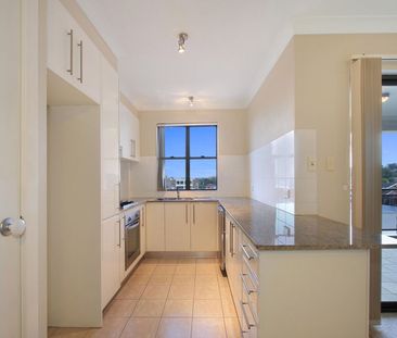 2 Bedroom Unit in the Heart of Fairy Meadow - Photo 4