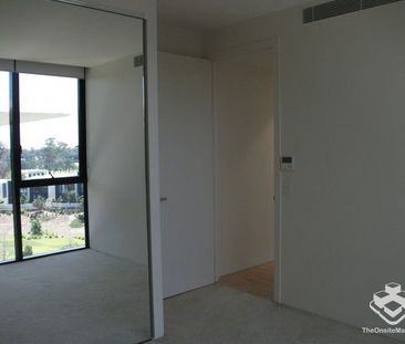 Luxurious 3 bedroom - 2 bathroom Apartment - Penthouse Level - Photo 3