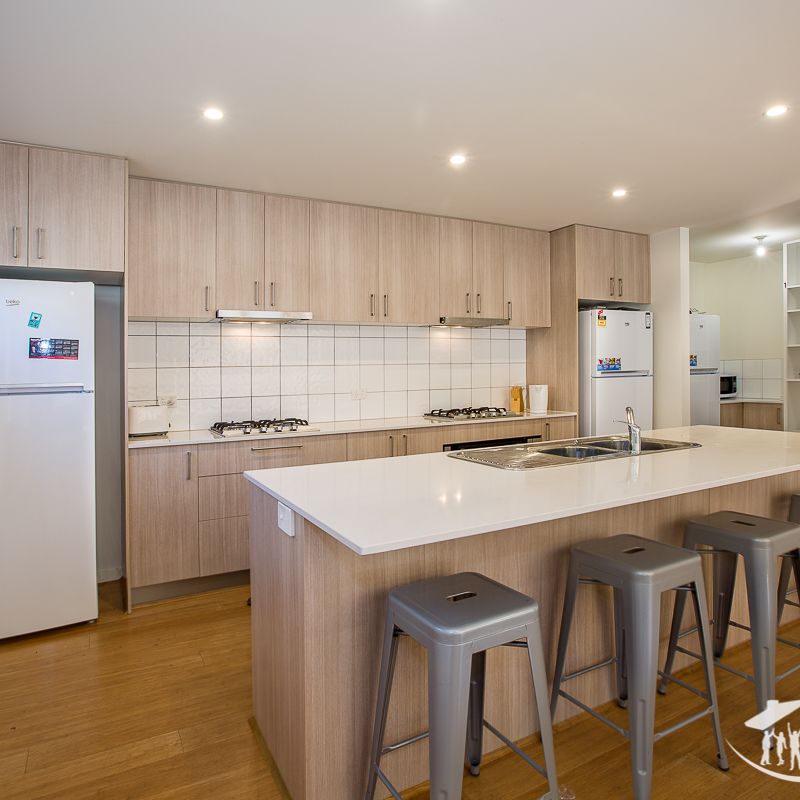 9 Katelyn Court, WAURN PONDS VIC 3216 - Photo 1