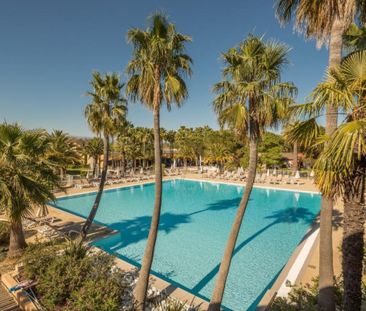 STUDIO AVEC PISCINE PROCHE DE TOUTE COMMODITE - Photo 1