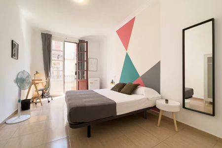 Carrer de Ferran, Barcelona, Catalonia 08002 - Photo 5