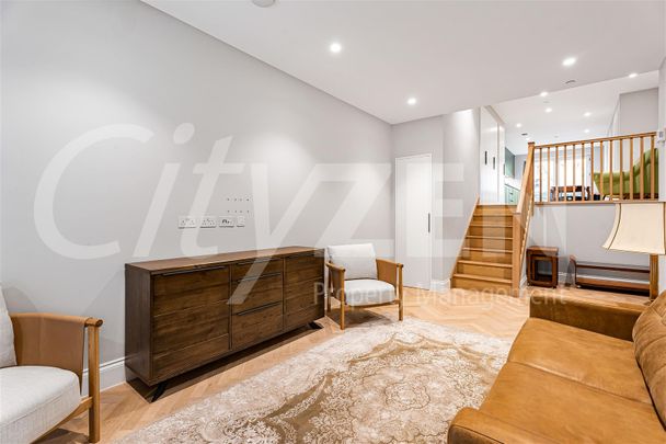 Explorer Way, London - Photo 1