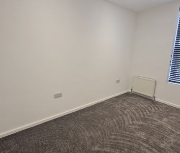 4 bedroom terraced house to rent - Photo 3