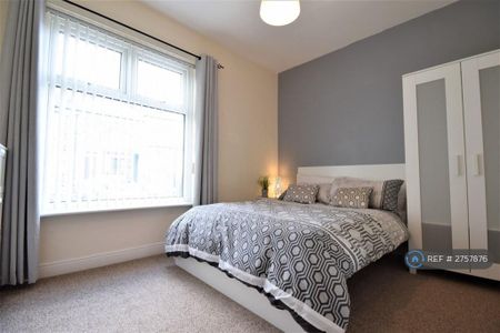 3 bedroom terraced house to rent - Photo 3