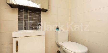 Superb modern studio located in the heart of Camden mins to Regents Park. - Photo 2