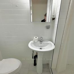 For Lease - 206 Carlton Street Unit# 106, Toronto, Ontario - Photo 4
