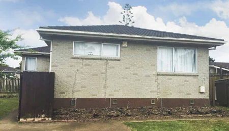 Spacious 3 bedroom home with sprawling back yard - Photo 4
