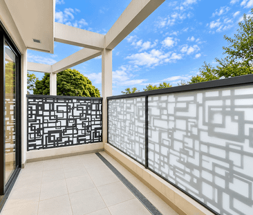 Stylish Contemporary Townhouse in a Prime Doncaster Location - Photo 5