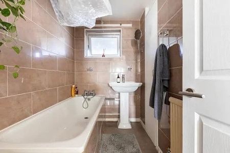 1 Bed Flat, Queen's Rd, SE15 - Photo 5