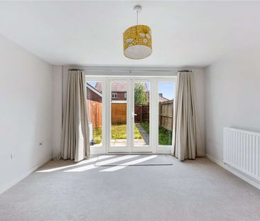 Charming mid-terrace home offering versatile living space, private ... - Photo 2