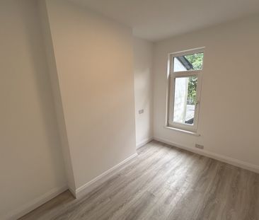 2 Donegall Avenue, Belfast, BT12 6LX - Photo 5