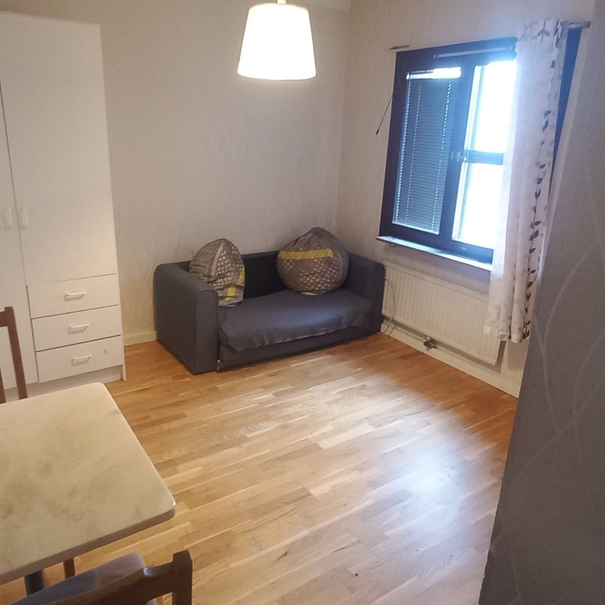 Sorögatan, Kista - Photo 1