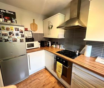 2 bedroom apartment to rent - Photo 6